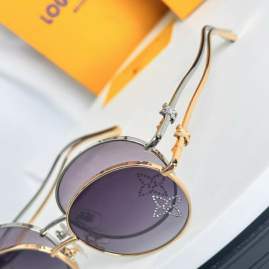 Picture of Louis Vuitton Sunglasses _SKUfw75179596fw
